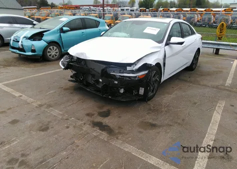 2024 Hyundai Elantra Limited z USA, uszkodzony, nr VIN KMHLP4DG4RU673088